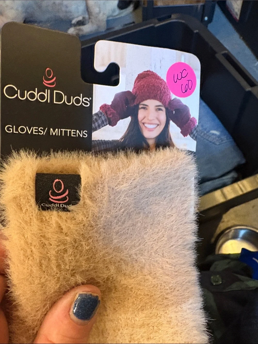 Cuddl Duds Two-Tone Faux Fur Fingerless Mittens in Beige and White